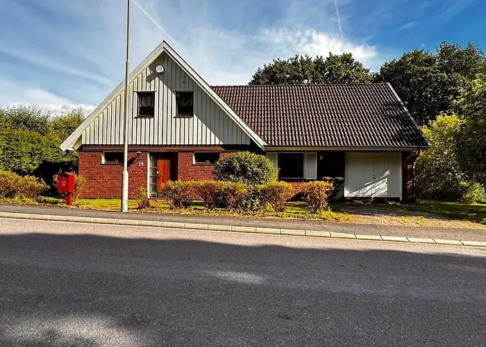 Big House For Workers & Familys Near Volvo